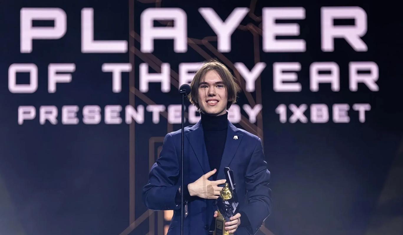 Anyone's Legend 击败 ThunderTalk Gaming ， Ninjas in Pyjamas 战胜 FunPlus Phoenix 在 LPL Split 2 2025