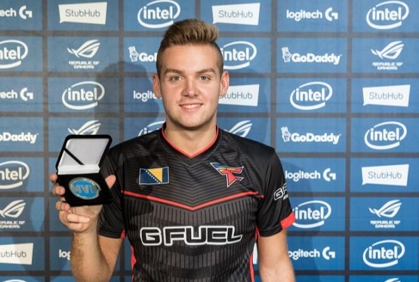 DOTA2圈内人爆料：搞DOTA2不如LOL赚钱？