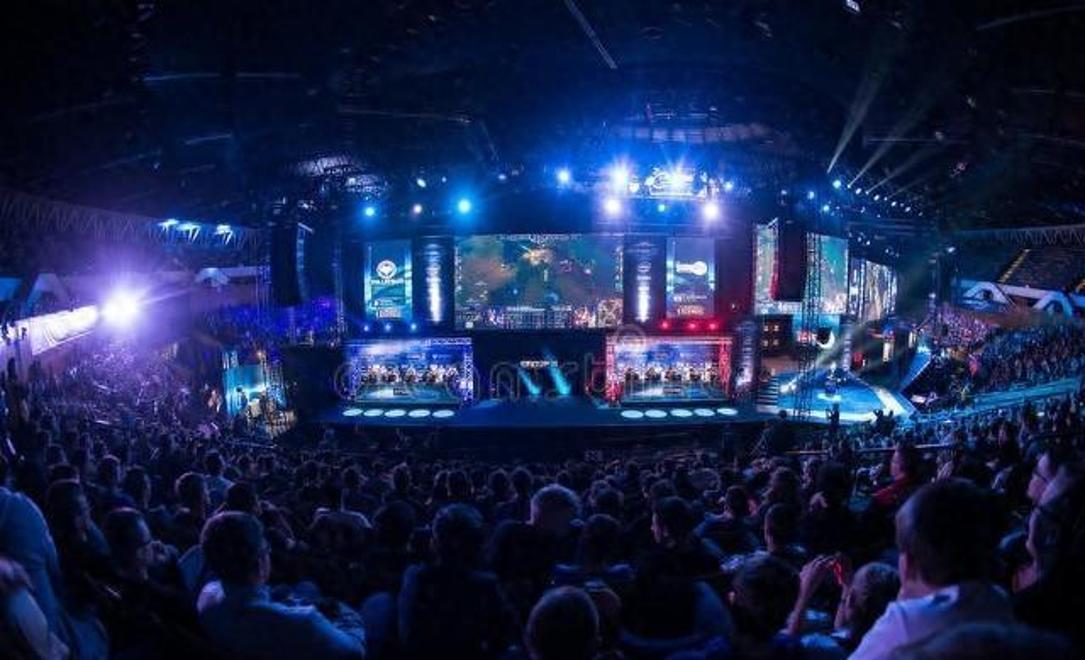 Creme在被KC零封后每日陪女友双排金铲铲 打HLE前夜玩到凌晨4点！